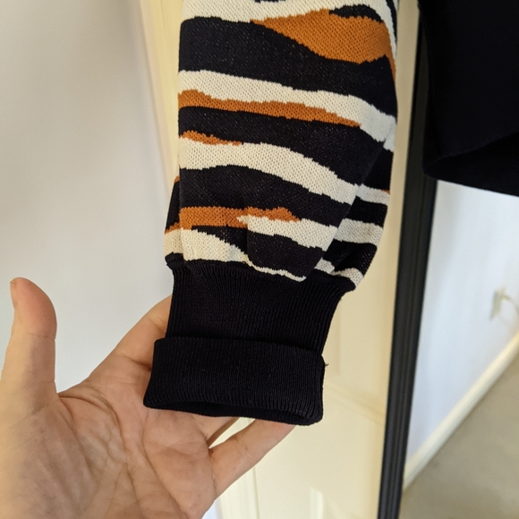 NWT Ann Taylor Brown And Navy Zebra Stripe Sweater - Picture 4 of 6